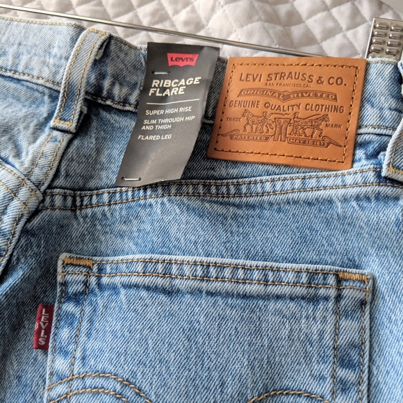 Levi's Ribcage Flare Tango light premium jeans NWT - Picture 8 of 8